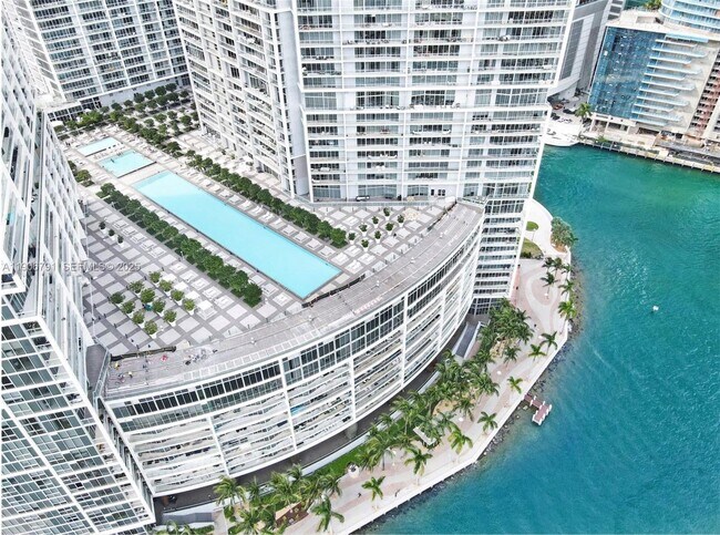 Building Photo - 485 Brickell Ave