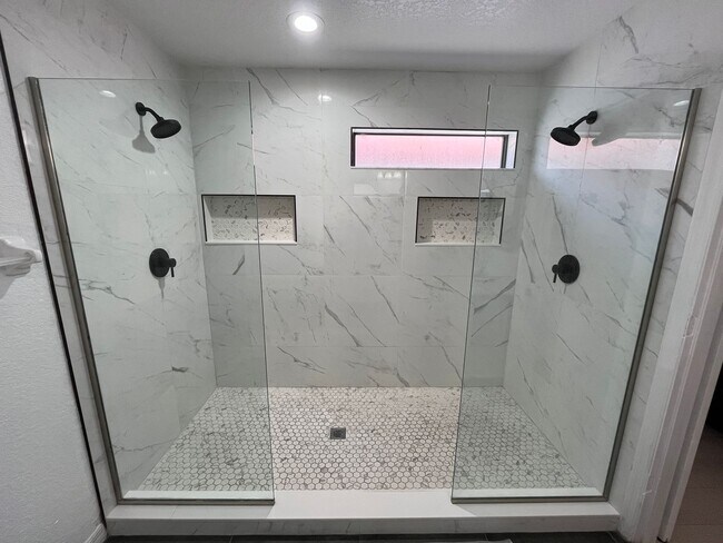 Building Photo - Beautiful Mediterranean Pool Home Availabl...