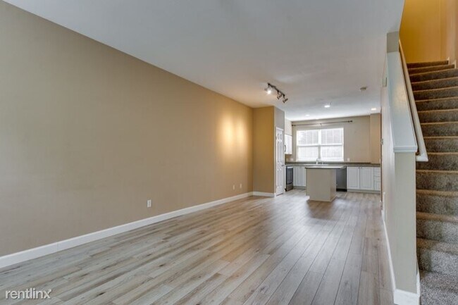 Building Photo - 3 br, 2 bath Condo - 1526 SE Cutter Ln