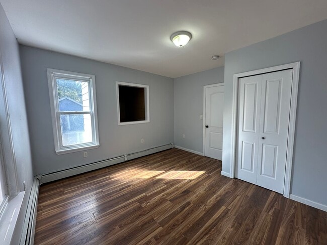 Building Photo - 135 Duer St