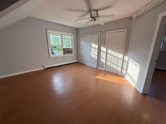 Building Photo - 364 Ashford Ave