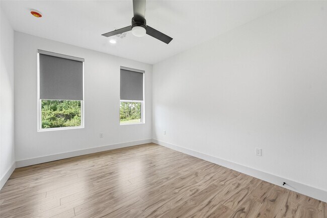 Building Photo - 12204 Hairston Cir