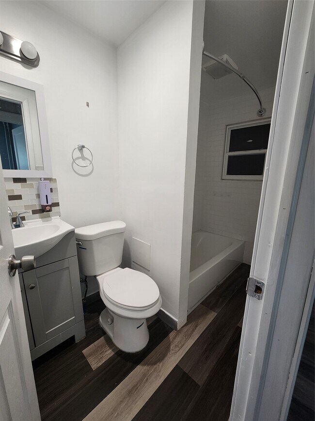 Building Photo - 87 S Washington St