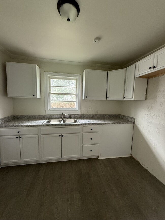 Building Photo - 6117 Patton Ave