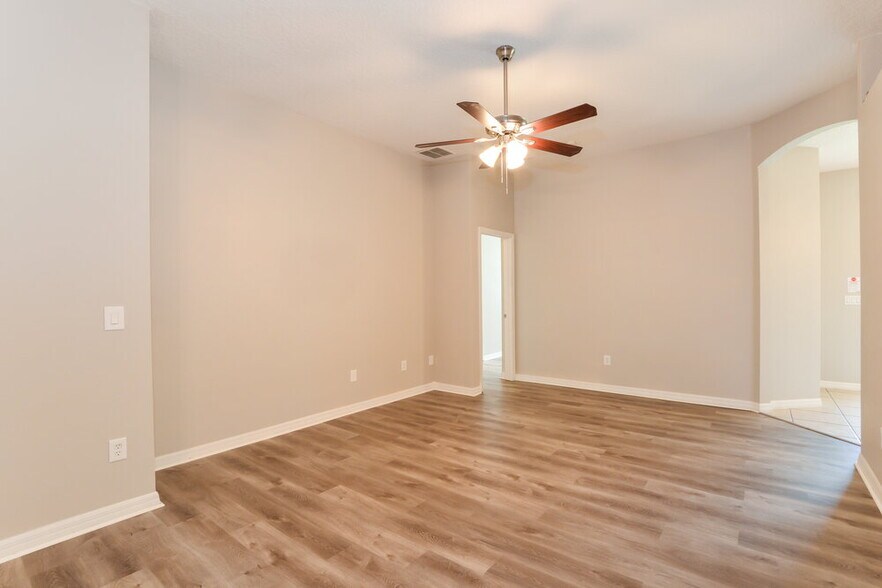 Building Photo - 9924 Autumn Creek Ln