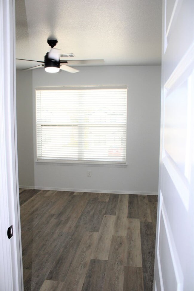 Building Photo - COX-NORTHRIDGE DR-1