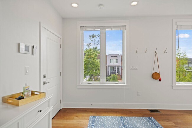 Building Photo - Totally Awesome in Trinidad! 3 bed + 2.5 BA on 2 levels