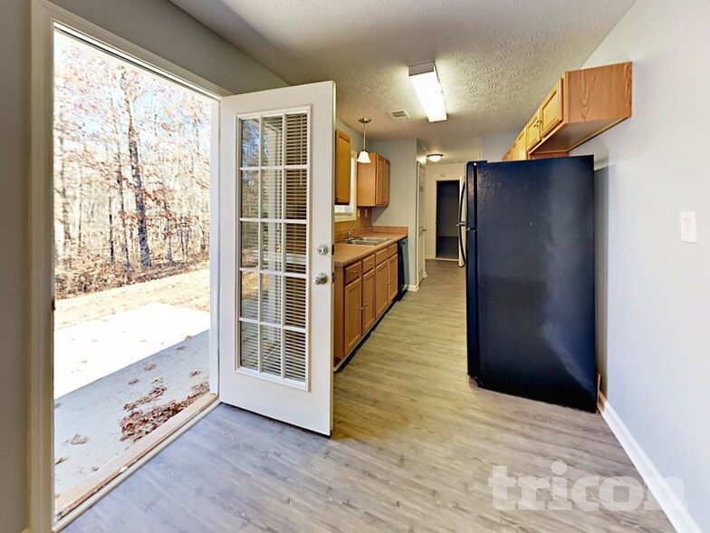 Building Photo - 184 Kings Crossing Ct