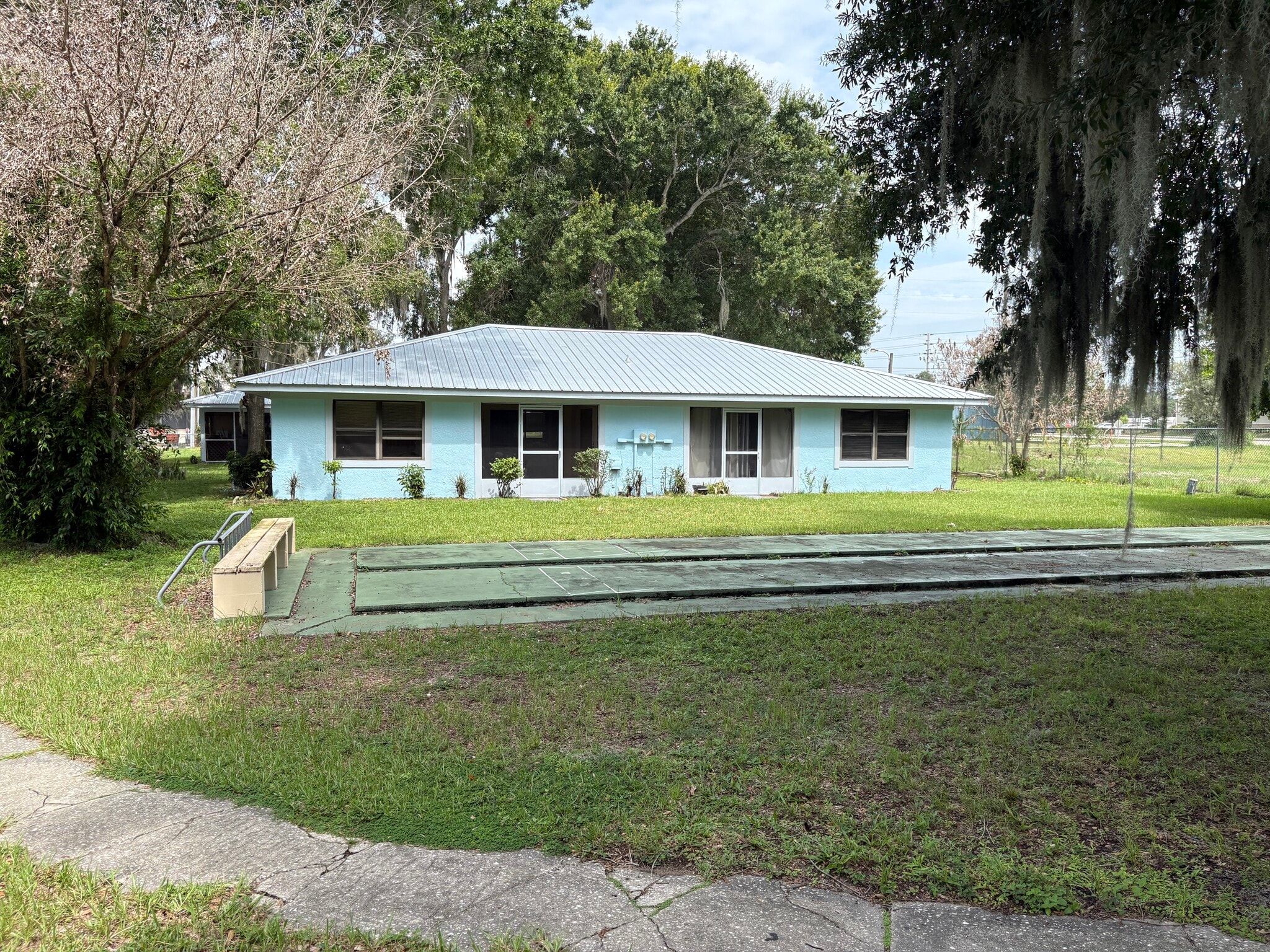 Building Photo - 530 Grapefruit Ave