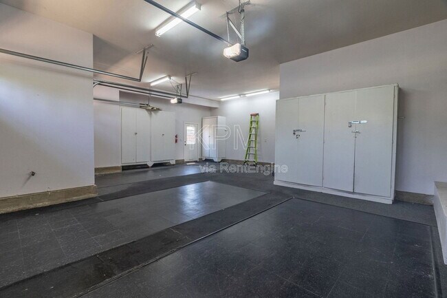 Building Photo - 672 Cypress Run