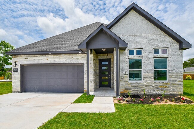 Building Photo - 209 Silverleaf Rd