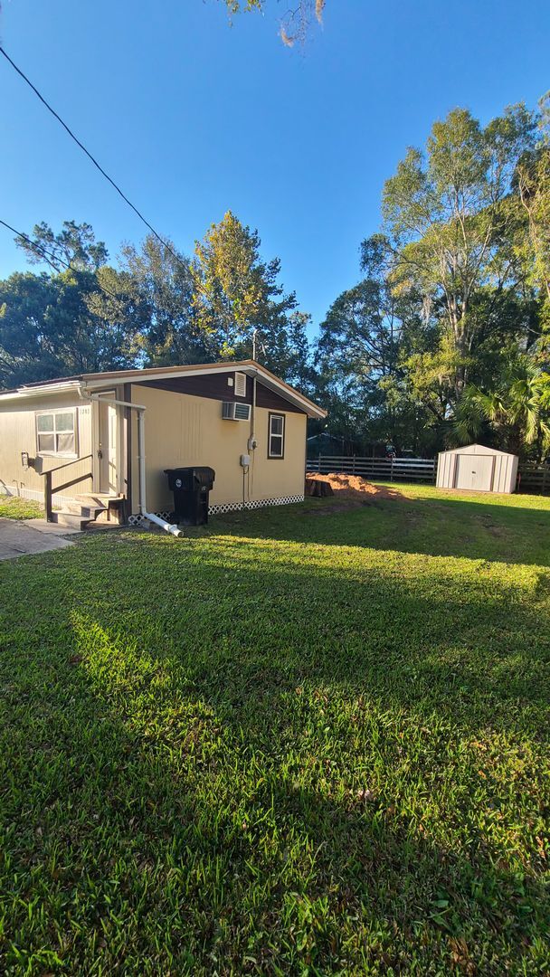 Building Photo - Adorable 2/1 move in ready!