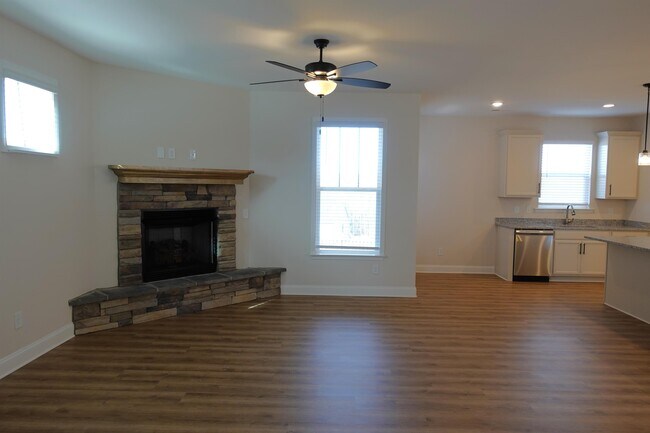 Building Photo - 107 River Trce Lp