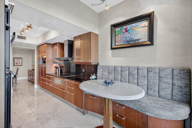 Building Photo - 1600 S Ocean Blvd