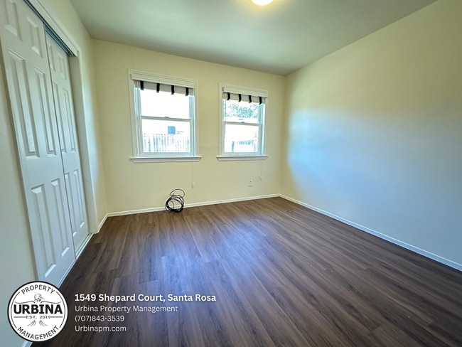 Building Photo - Bright Single Level Two Bedroom Duplex with Private Yard