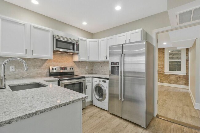 Building Photo - 1227 15th St NW