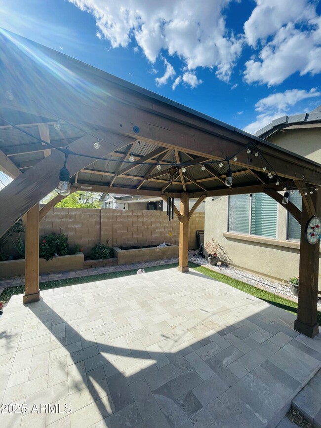 Building Photo - 9747 W Via Del Sol
