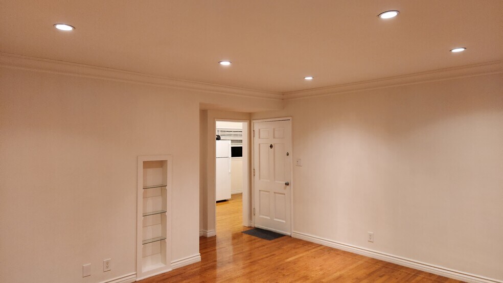 LIVING ROOM WEST - 10641 Whipple St