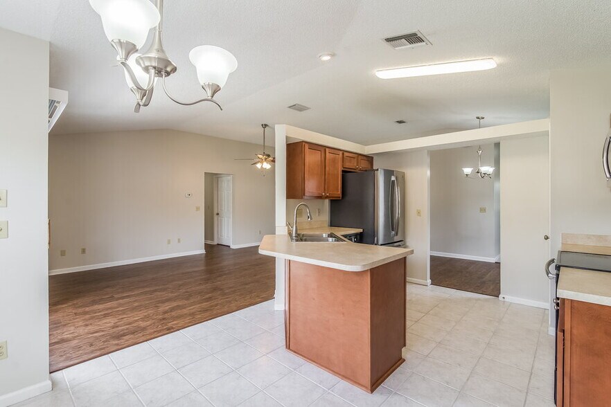 Building Photo - 8037 Boonesborough Trail