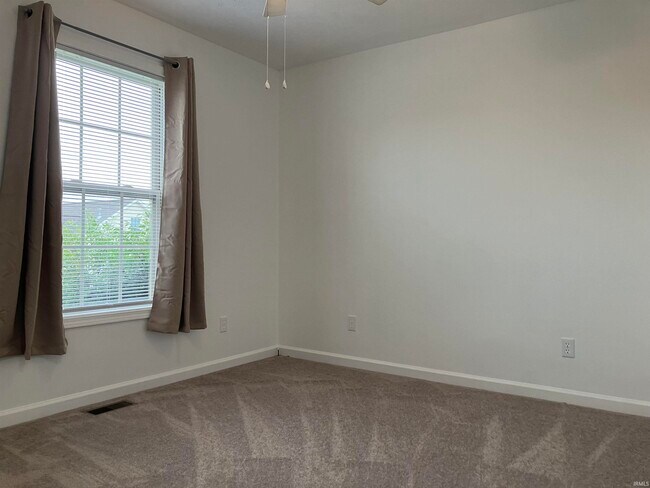 Building Photo - 7872 Sandalwood Dr