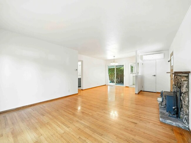 Building Photo - 31139 Chicoine Ave