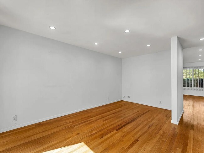 Building Photo - 246 Green Heath Pl