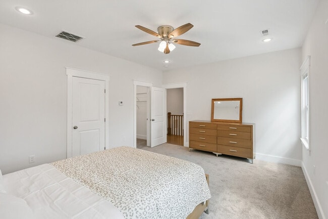 Building Photo - 7900 Heritage Dr