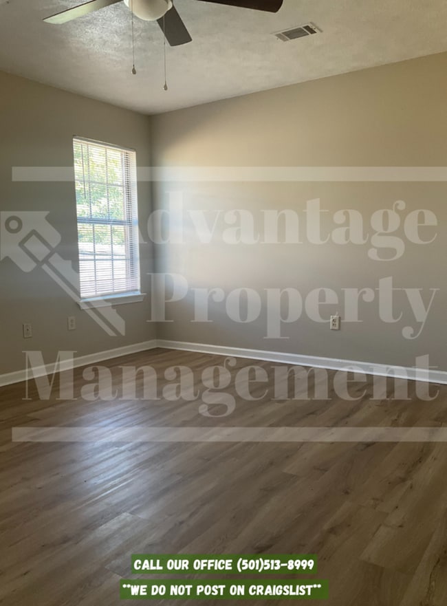 Building Photo - 910 Brownstone Dr