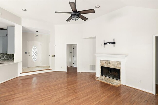 Building Photo - 3784 Market Crescent