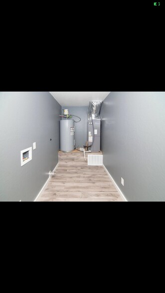 Building Photo - 305 S 12th St