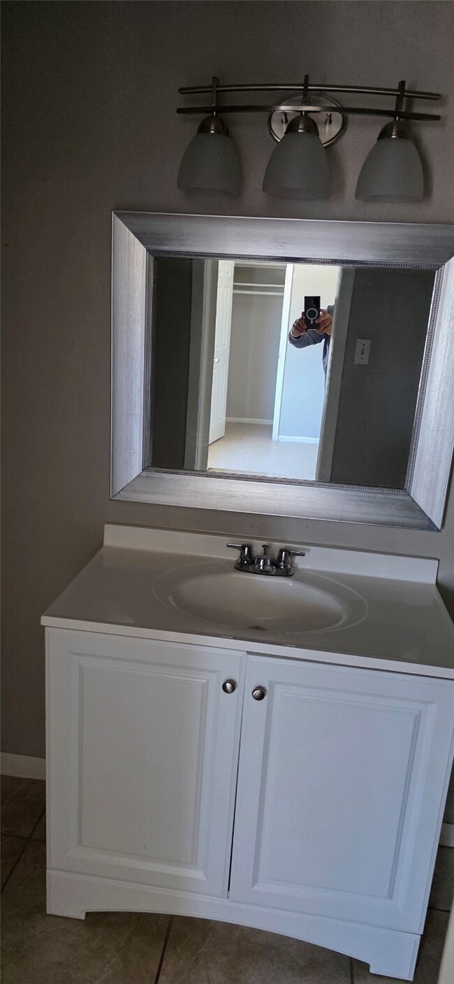 Building Photo - 5130 Chapman St