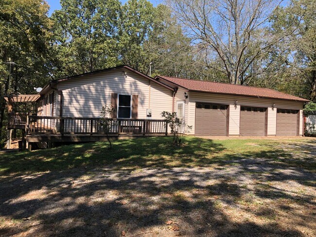 Building Photo - Secluded Country Retreat — Minutes from Se...