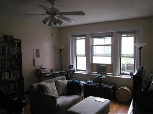 Building Photo - 588 Washington St