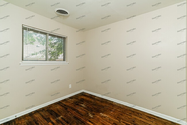 Building Photo - 5610 N Garrison Pl