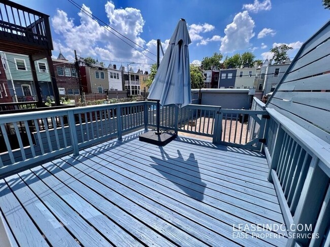 Building Photo - 1016 11th St NE