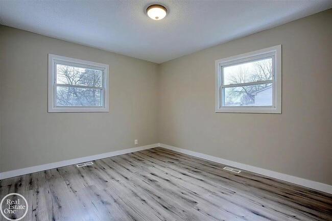 Building Photo - 47705 Roland St