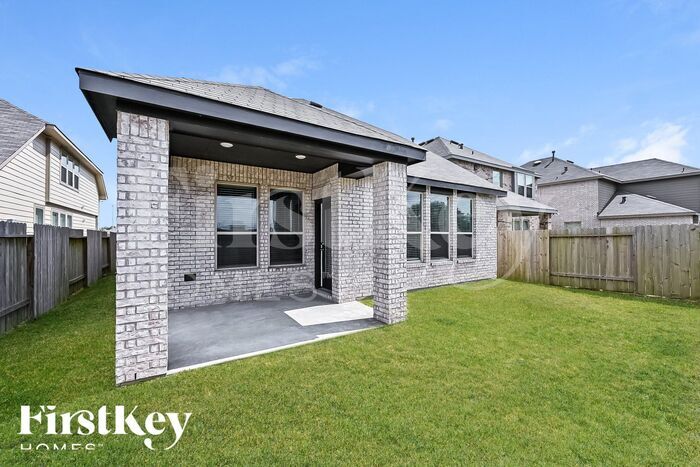 Building Photo - 12319 Summerbrook Dr