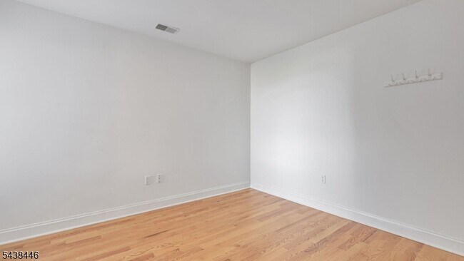 Building Photo - 112 N Broadway