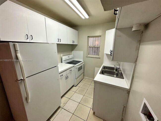 Building Photo - 4050 NW 135th St
