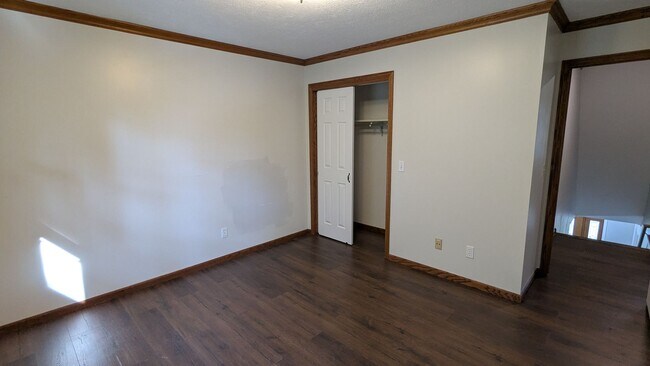 Building Photo - 2025 Longfellow St NE