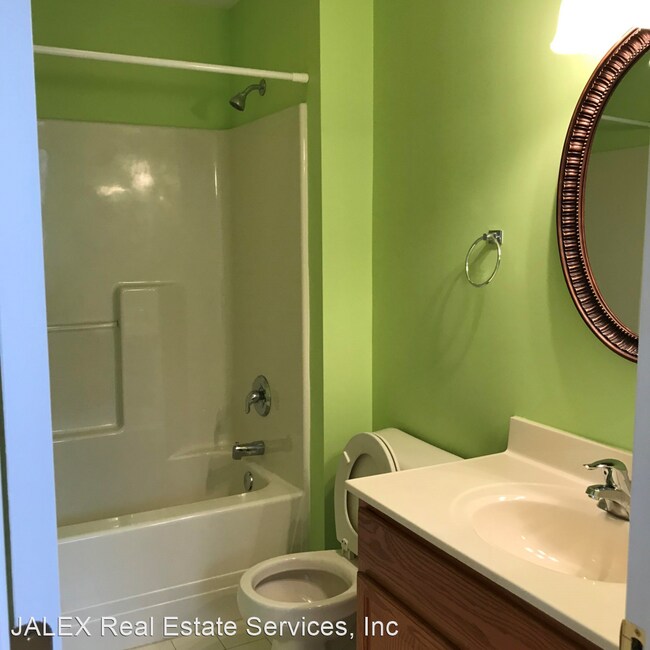 Building Photo - 3 br, 2.5 bath House - 2029 Powell Dr