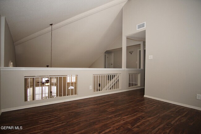 Building Photo - 10932 Acoma St