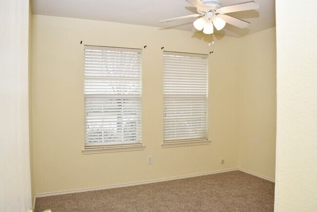 Building Photo - AVAILABLE NOW - Charming 3 Bed Home in Denton | Open Layout, Fireplace, Large Backyard