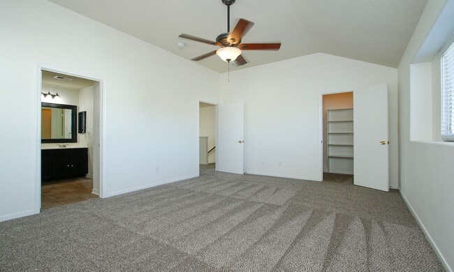 Building Photo - For Lease | 4 Bed, 2.5 Bath |2,314 Sq Ft |...