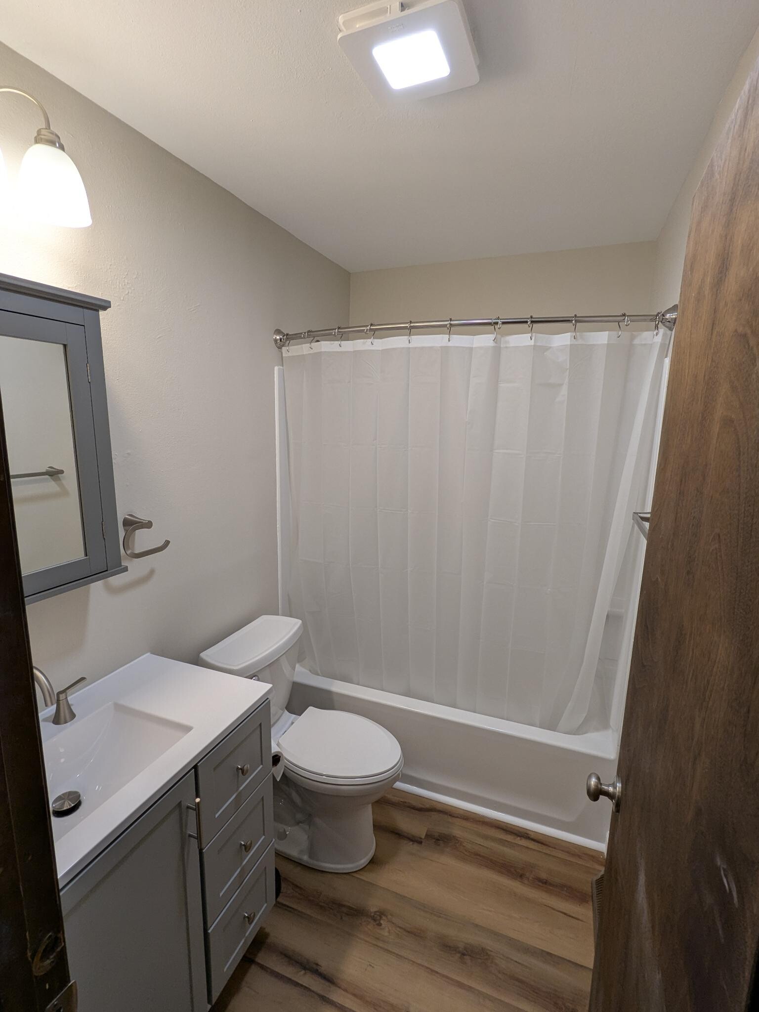 Building Photo - 645 Easton Pky