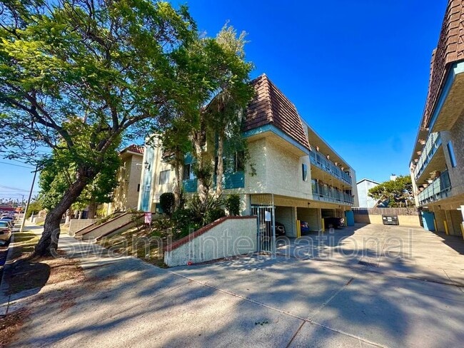 Building Photo - 26114 Belle Porte Ave