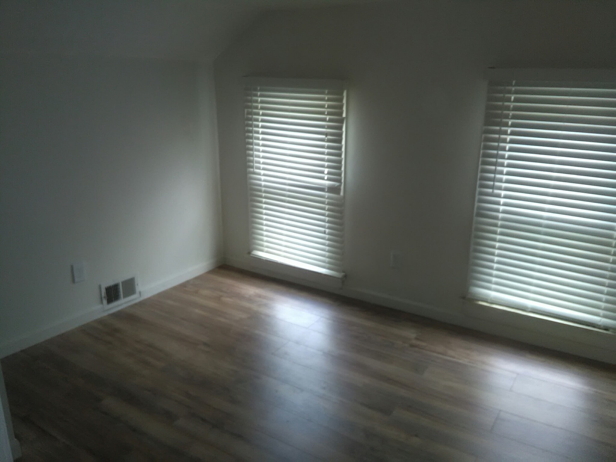 ROOM 2 - 324 Fisher Avenue