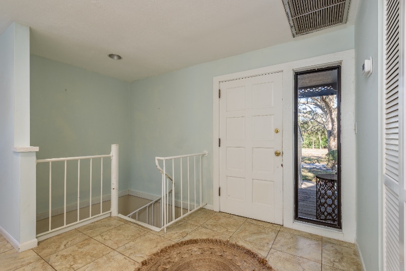 Building Photo - 14 Mariner Dr