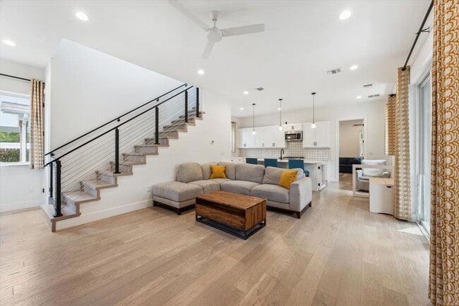 Building Photo - 5413 Blue Bird Ln