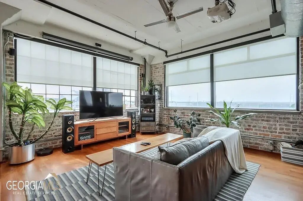 Building Photo - 426 Marietta St NW